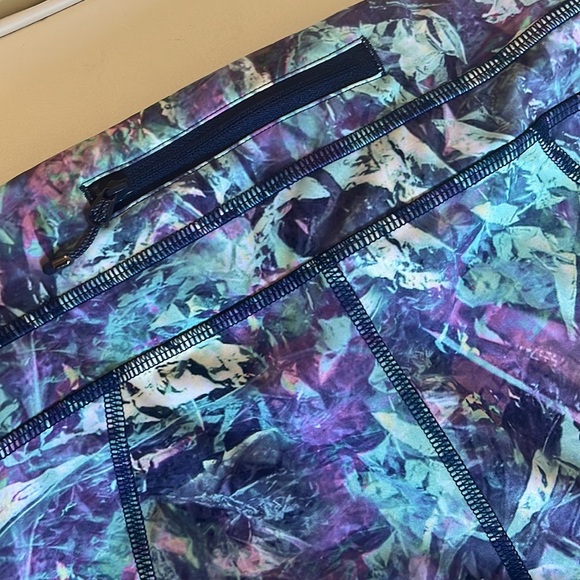 Lululemon Run Inspire Iridescent Multi Workout Active - Womens Size 8 - Picture 5 of 6